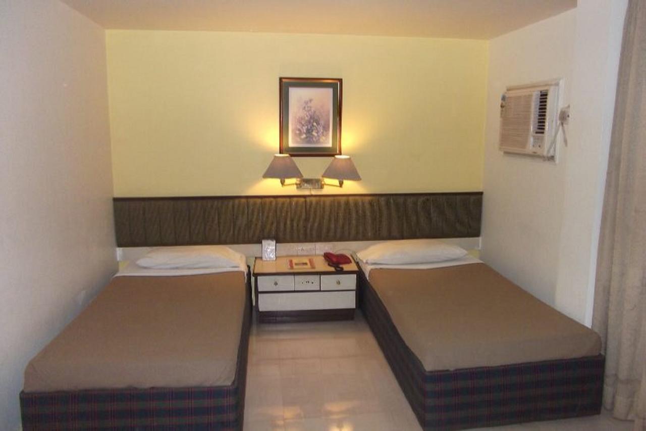 Hotel Bluehill Bhavnagar Exterior foto
